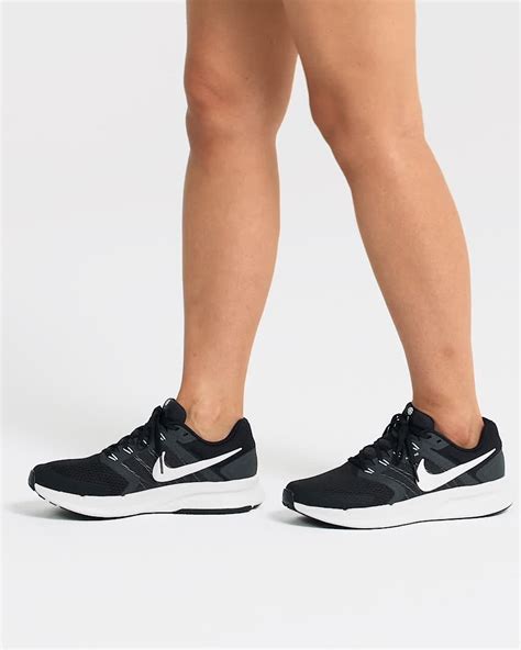 Nike running shoes swift 3